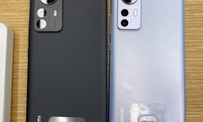 Xiaomi 12 Knowledgeable and Xiaomi 12 side-by-side pictures highlight the compactness of the Xiaomi 12