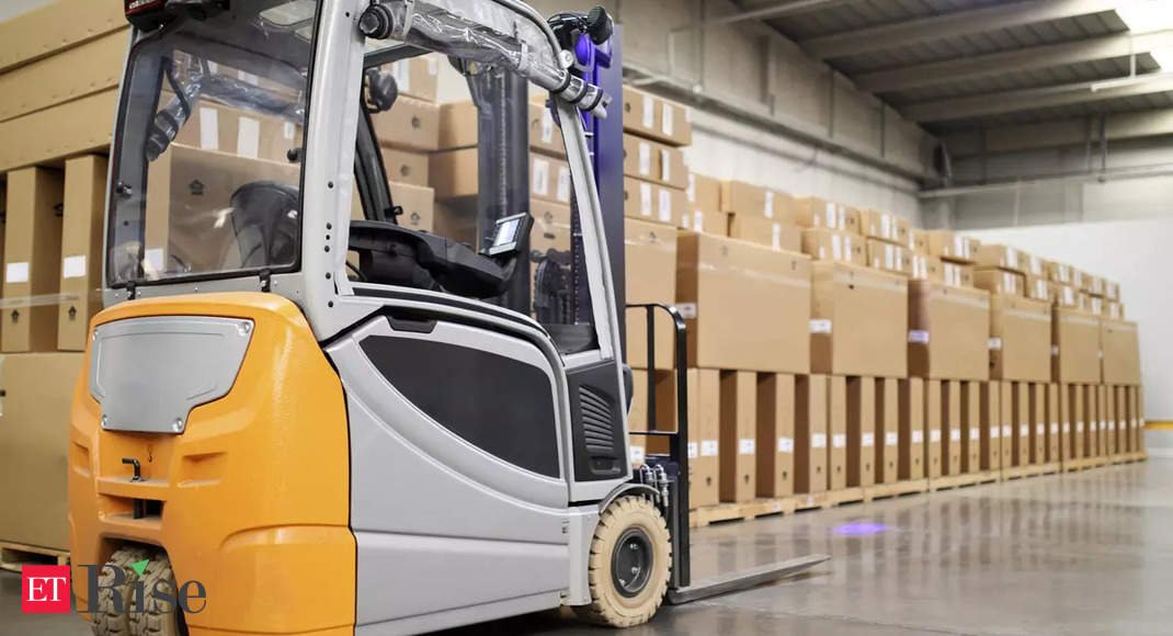 Robot yard vans, unusual forklifts to the rescue