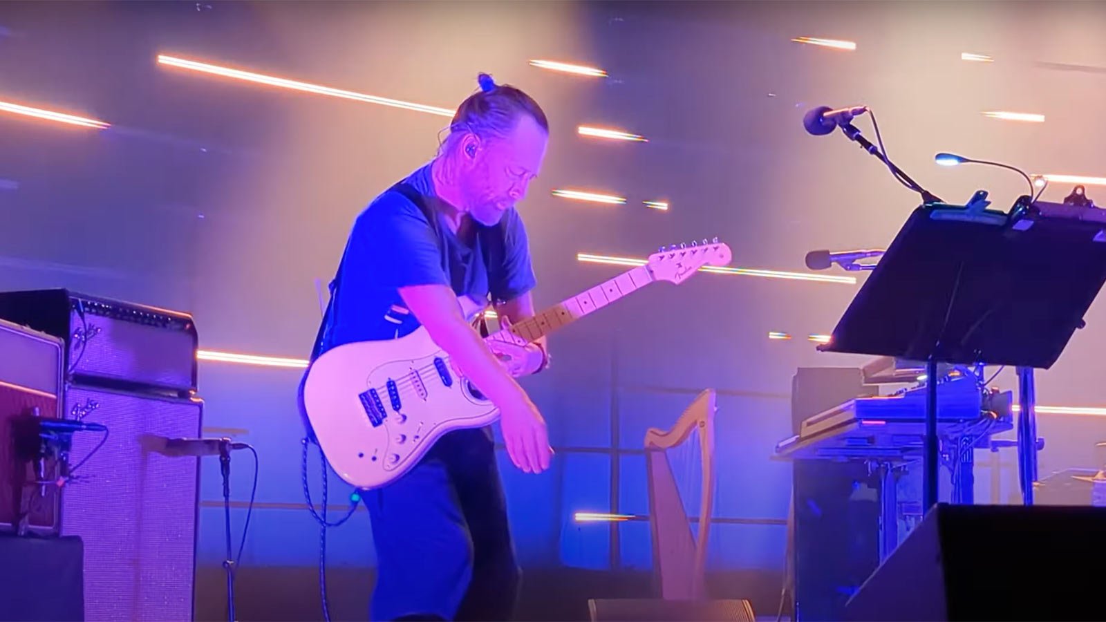 Behold Thom Yorke play Ed O’Brien’s signature Fender Strat on The Smile’s fresh observe, Bodies Laughing