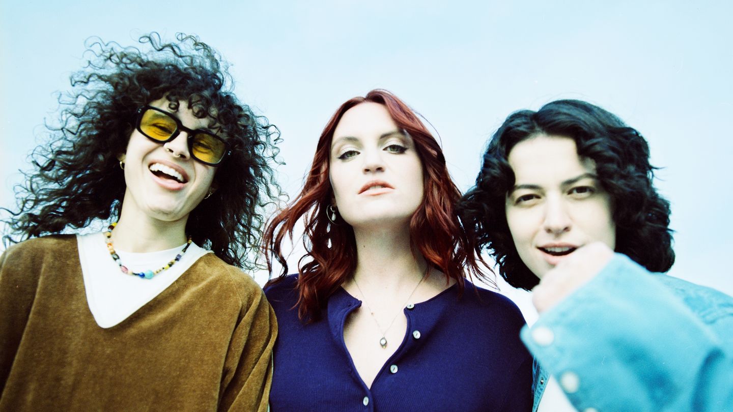 Muna Are Keeping House For All Your Contented Emotions