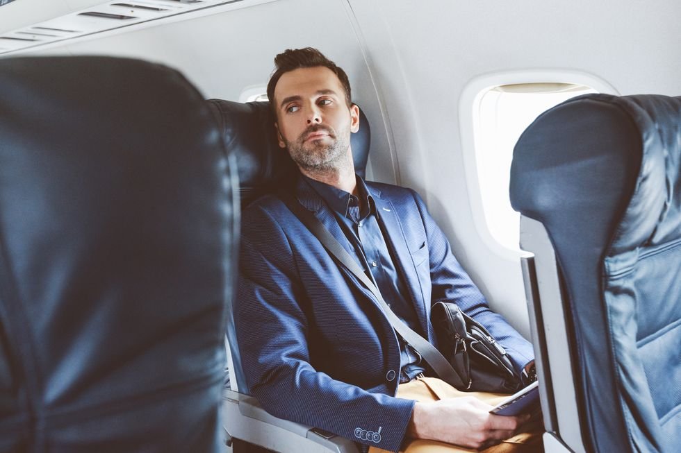 The Perfect 5 Stretches for Airplane Flights and Dart