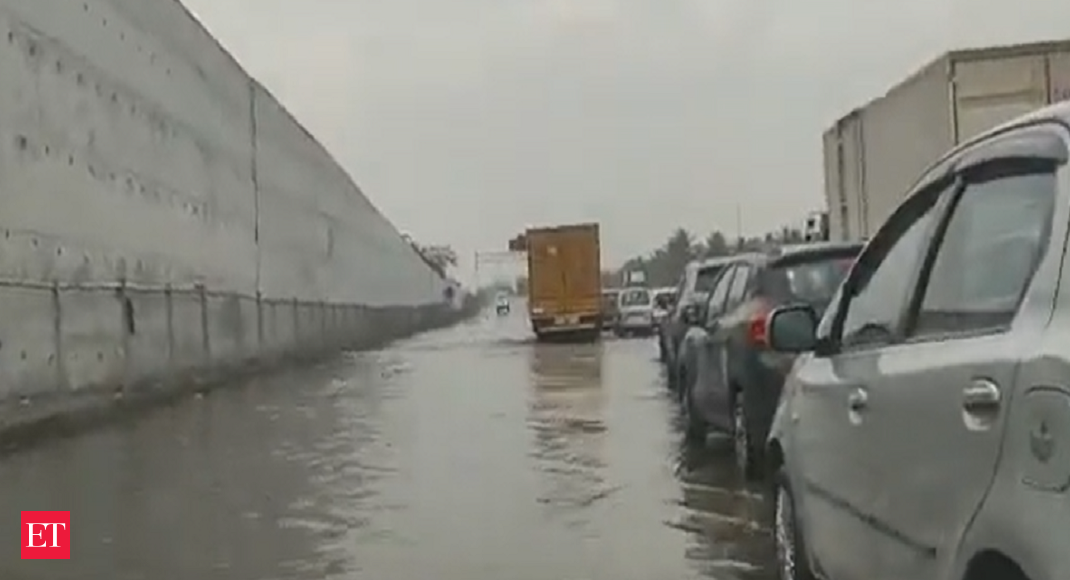 Bengaluru-Mysuru Throughway flooded after rain