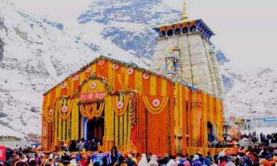 Char Dham Yatris stopped in Srinagar due to the snow fall