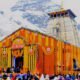 Char Dham Yatris stopped in Srinagar due to the snow fall